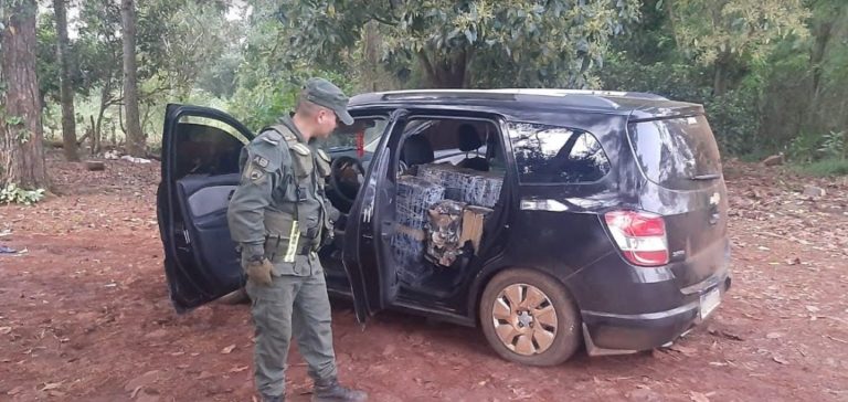 Abandonaron la camioneta con más de 629 kilos de marihuana en su interior imagen-14