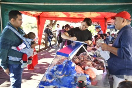 Sábado de Mercadito Solidario con vista al río en Cerro Pelón imagen-7