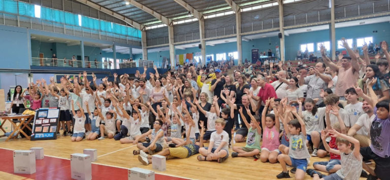 Rumbo a Panamá: más de mil personas presenciaron en Posadas la Final Nacional de la Olimpíada Mundial de Robótica imagen-35