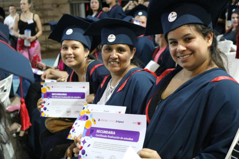 Más de 300 estudiantes del Sipted, zona Oberá, tuvieron su Acto de Colación imagen-43