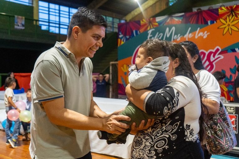 Meza agasajó a referentes de comedores, merenderos y cocinas centralizadas por el Mes de las Madres imagen-18