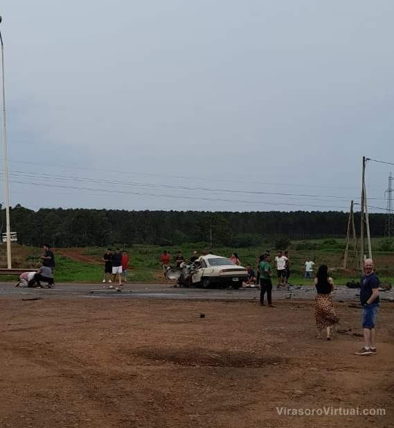 Corrientes: siniestro vial en el acceso sur a Virasoro deja dos fallecidos y tres heridos imagen-6