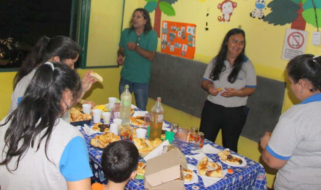 El Movimiento Evita realizó entrega de una heladera y cocina en Gobernador Roca imagen-4