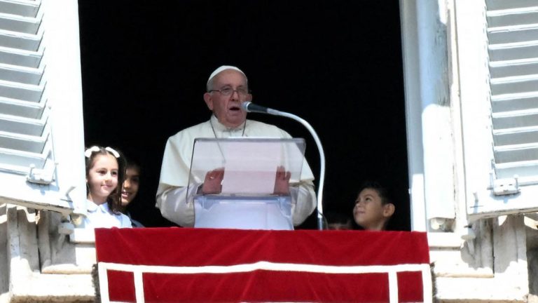 Francisco pidió que "cesen los ataques" en Israel: "El terrorismo y la guerra no llevan a ninguna solución" imagen-18