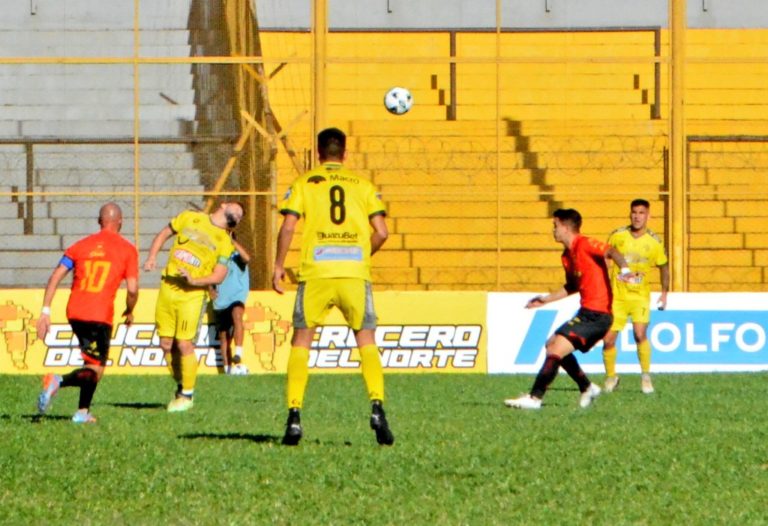 Fútbol: Crucero visitará el sábado a Sarmiento imagen-36