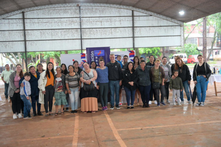 Treinta emprendedores de Posadas y Candelaria recibieron insumos y material de trabajo imagen-40