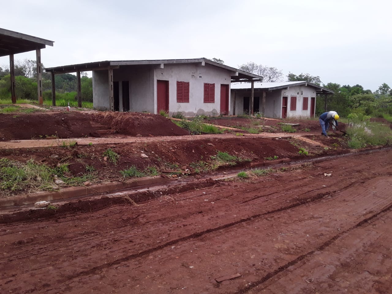 Reanudaron la construcción de las 150 viviendas en Oberá imagen-4