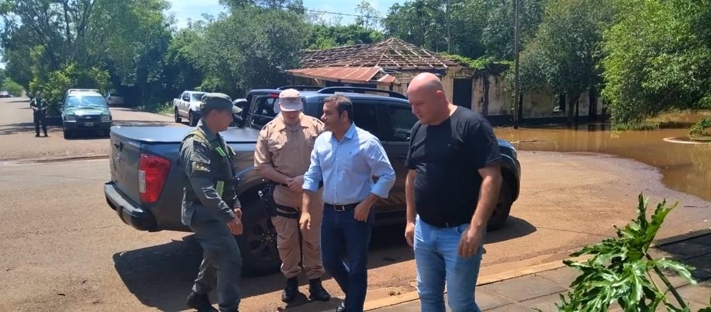 Herrera Ahuad recorrió las zonas inundadas en Panambí y Colonia Aurora para tomar rápidas medidas de asistencia imagen-6