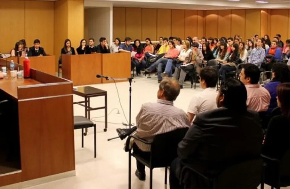 Estudiantes de abogacía de la Unne realizarán un simulacro de juicio con jurado en el Palacio de la Justicia  imagen-4