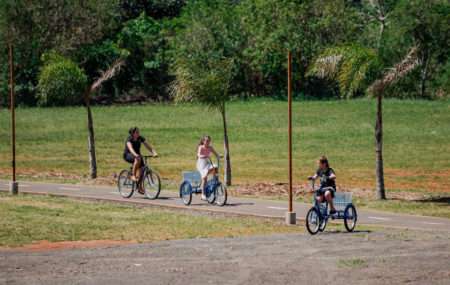 Más de 400 personas pasearon en bicicleta por el Parque de la Ciudad imagen-9