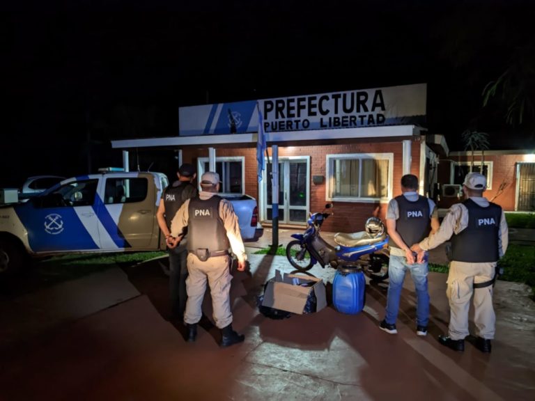 Prefectura secuestró más de 50 kilogramos de marihuana, dos detenidos imagen-23