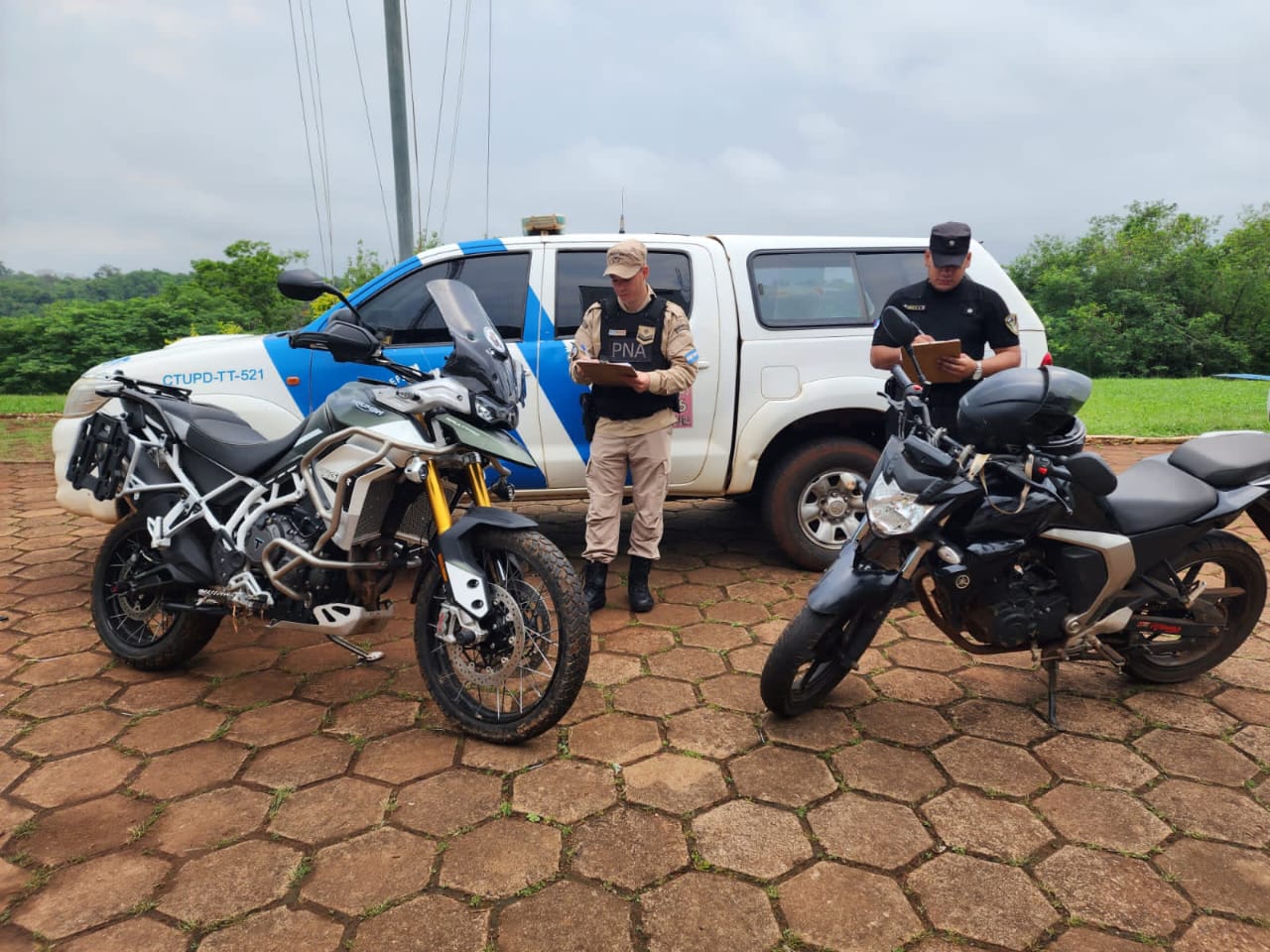 Una rápida intervención policial evitó que dos motos robadas sean llevadas hacia Paraguay imagen-1