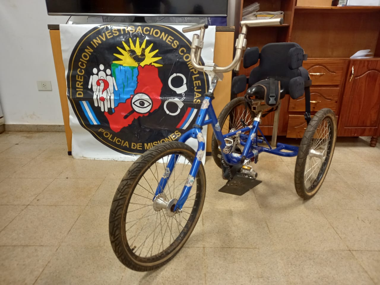 Recuperan una tricicleta ortopédica indispensable para el traslado de un niño imagen-1