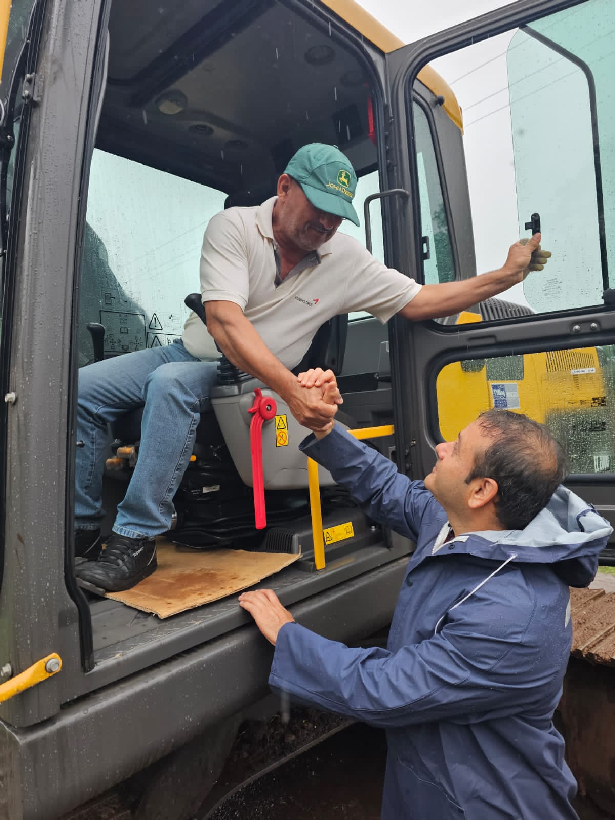 Herrera Ahuad recorre Cerro Corá para supervisar trabajos y asistir a afectados por las lluvias imagen-8