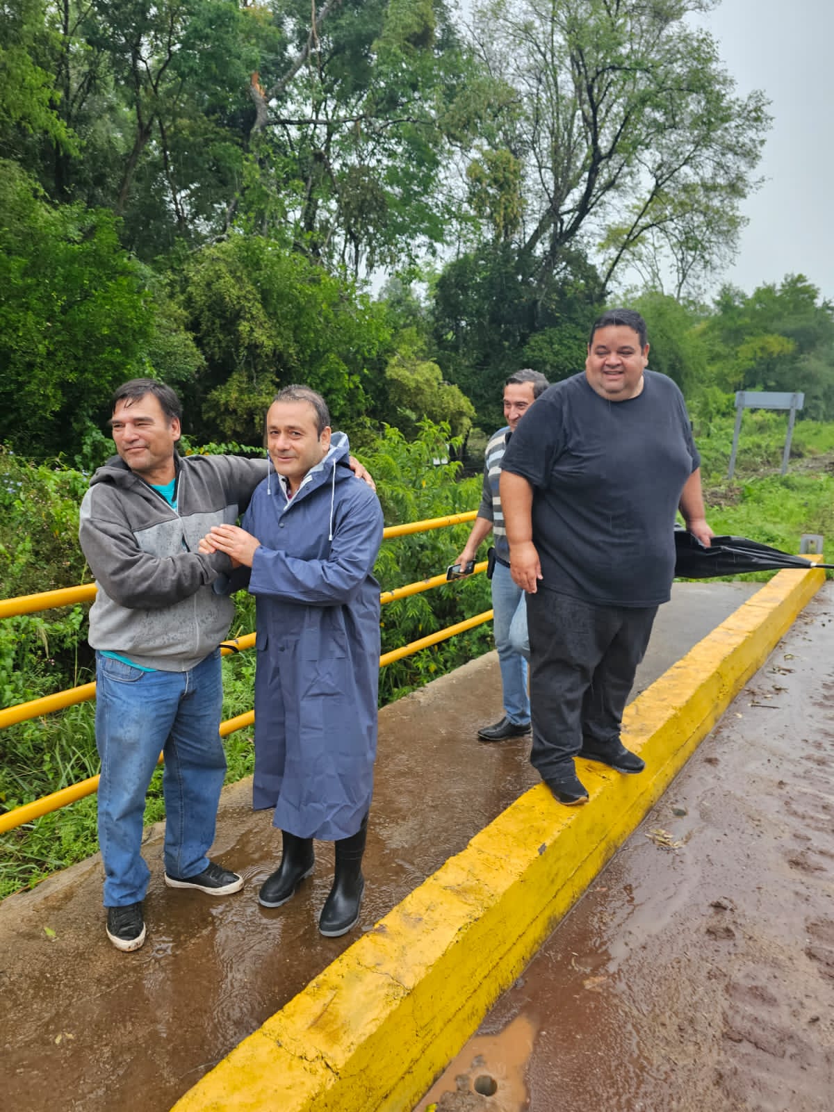 Herrera Ahuad recorre Cerro Corá para supervisar trabajos y asistir a afectados por las lluvias imagen-18