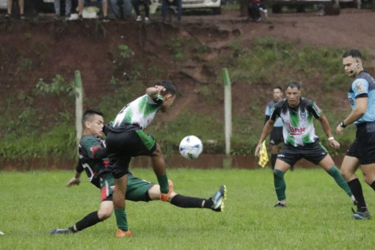 Fútbol: victoria de Brown en el inicio del Federal Amateur imagen-35