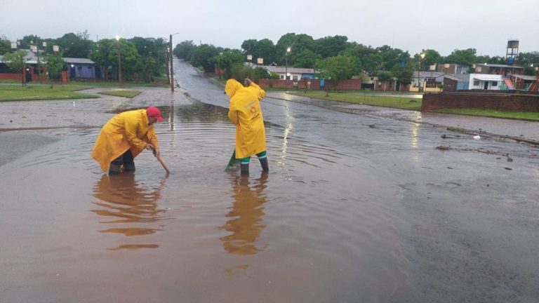 Refuerzan servicio de asistencia en la ciudad por las lluvias imagen-42