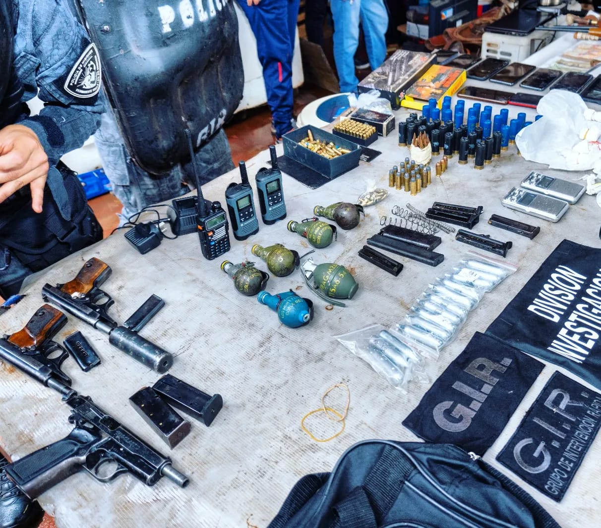 Mega operativo en Posadas: policías desarticularon un búnker con armas de guerra, drogas y objetos robados imagen-4