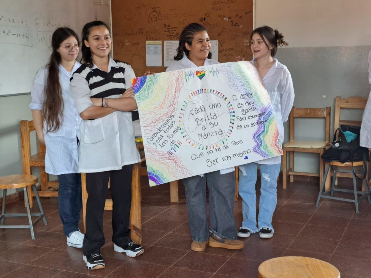 Más de 300 estudiantes del BOP 106 de Puerto Iguazú participaron de Talleres de ESI imagen-1