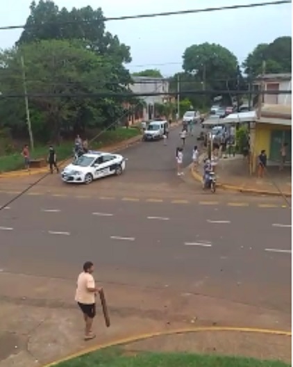 Batahola en la zona Oeste tras el robo millonario a un hombre que fue a votar, hay detenidos imagen-29