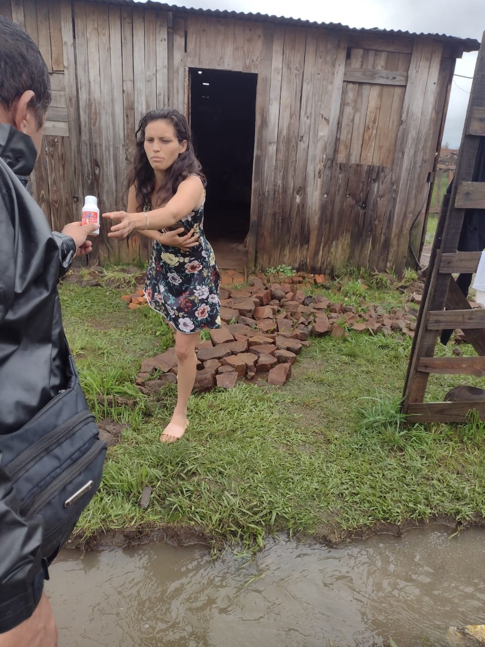 Salud Pública asistió a vecinos afectados por el temporal en las zonas Centro Paraná, Sur y Centro Uruguay imagen-10