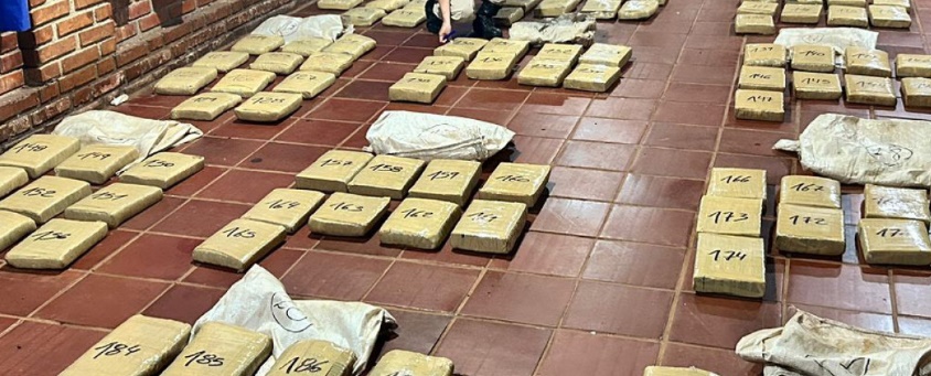 Prefectura incautó en Eldorado un cargamento de 400 kilos de marihuana imagen-1