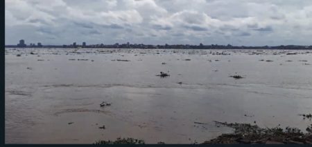 Prefectura: Por la crecida del Paraná recomiendan no ingresar al agua en las playas y revisar amarras de embarcaciones imagen-2