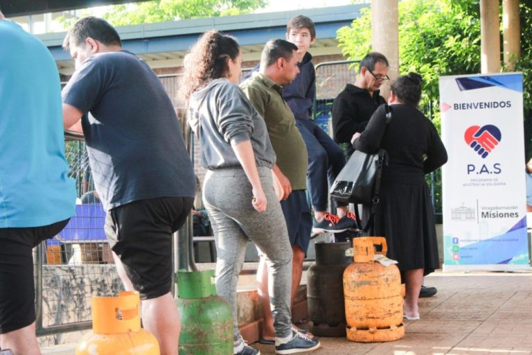 Mercadito Solidario del P.A.S. llegó nuevamente a Garupá imagen-19