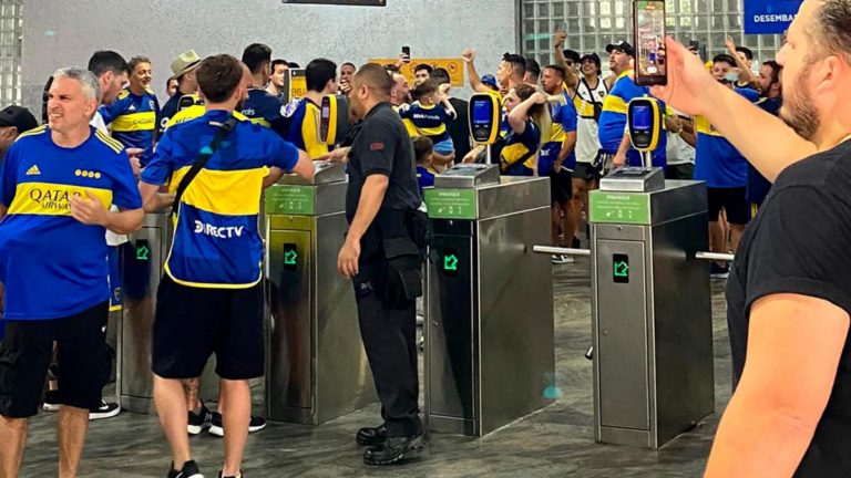 El Maracaná abrió las puertas una hora antes para la gran final imagen-49