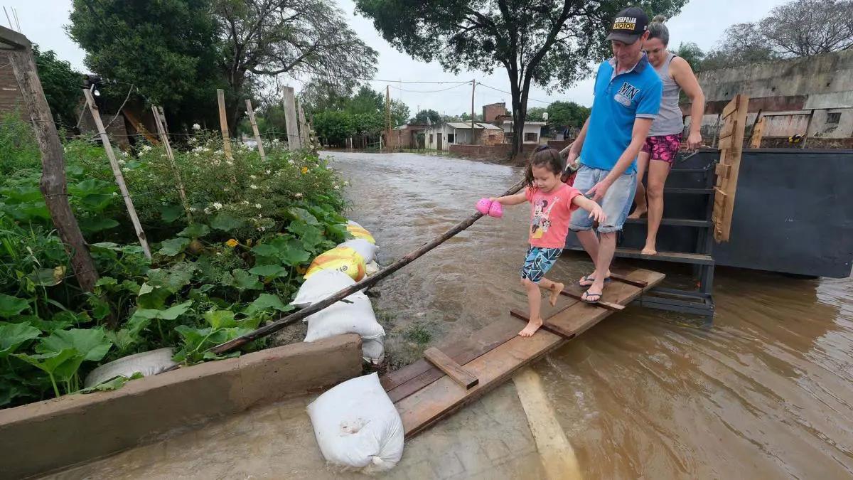 Con más de 1.200 evacuados, Itatí es la localidad correntina más afectada por las inundaciones imagen-8