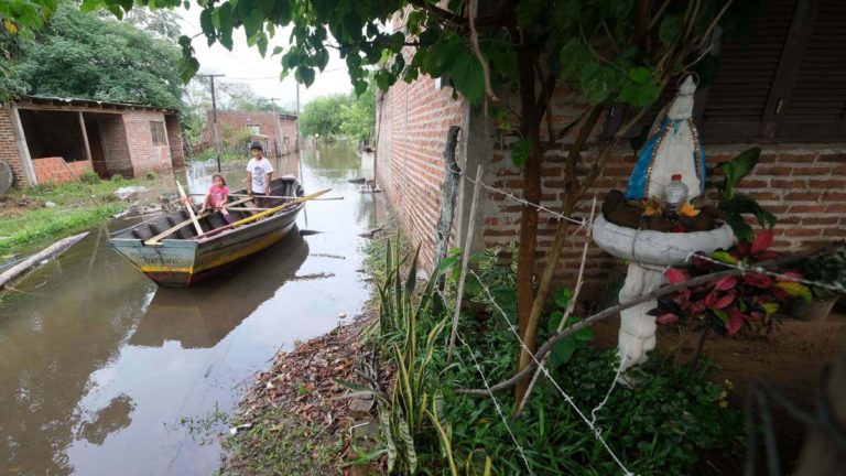 Con más de 1.200 evacuados, Itatí es la localidad correntina más afectada por las inundaciones imagen-40