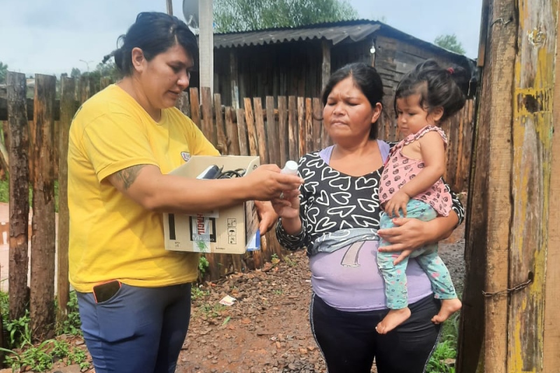 Salud Pública asiste a familias afectadas por el temporal en Posadas y Candelaria  imagen-14
