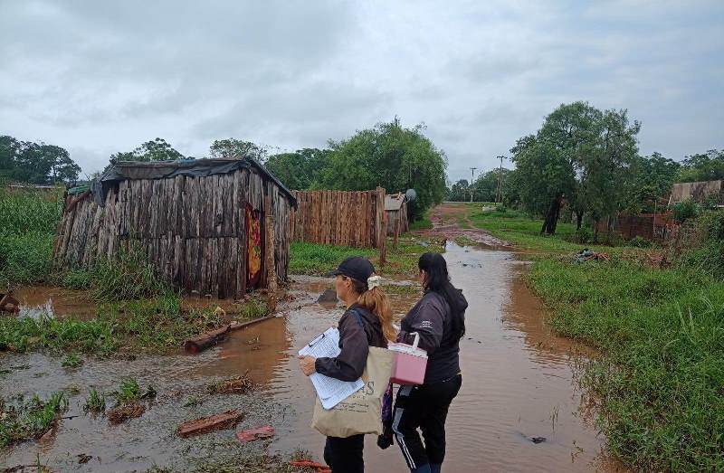 Salud Pública asiste a familias afectadas por el temporal en Posadas y Candelaria  imagen-1