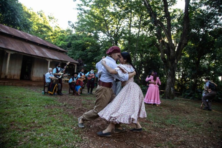 Este viernes llega la gran Fiesta del Folklore Misionero imagen-37