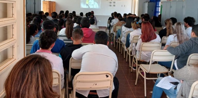 El Programa Juego Responsable brindó charlas de prevención a las adicciones a 127 alumnos en 25 de mayo imagen-43