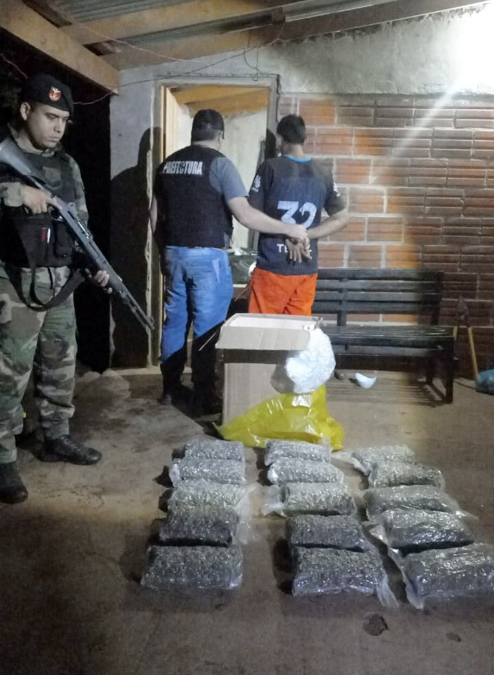 Prefectura secuestró marihuana y un cargamento de electrónica en Puerto Rico: hay un detenido imagen-2