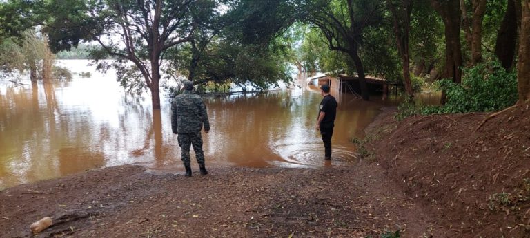 Panambí: continúan las tareas de búsqueda de Fabián Da Silva en el arroyo Chico Alférez imagen-4