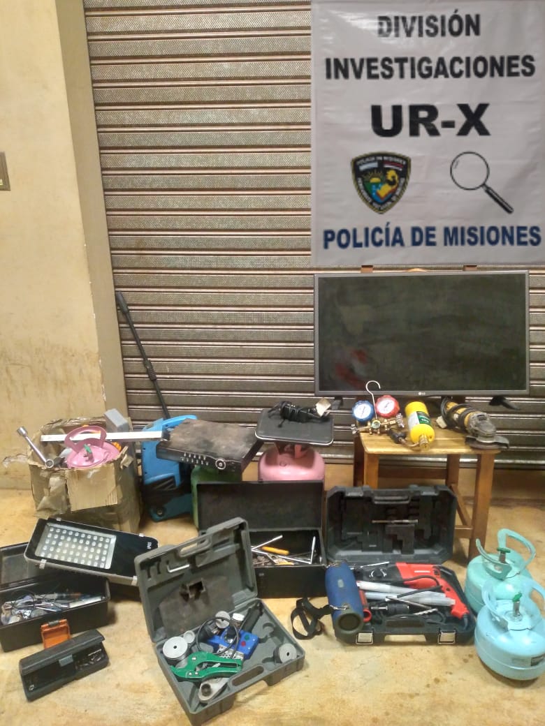 Investigadores policiales evitaron que dos ladrones engañen a varios vecinos vendiéndoles productos robados imagen-6