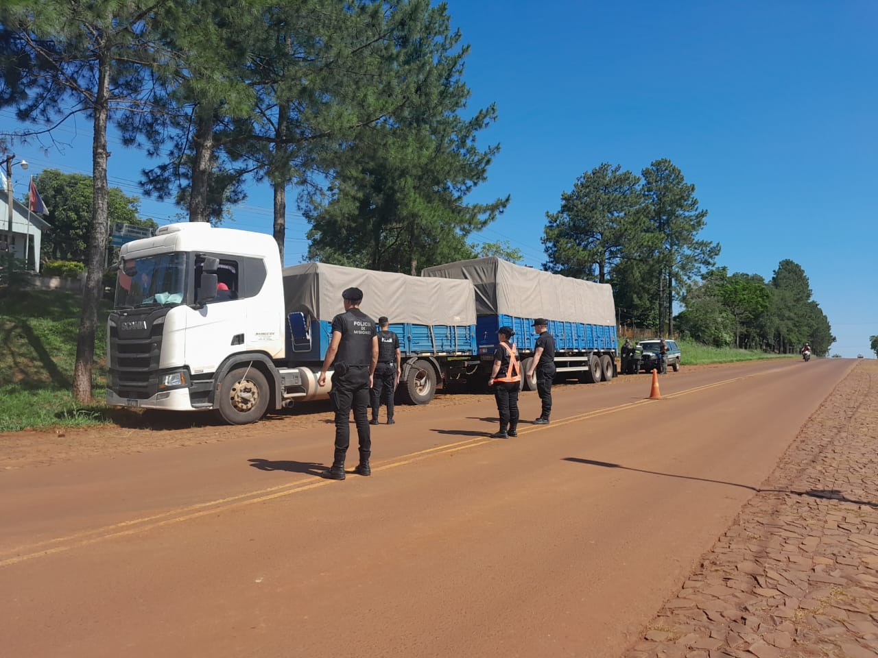 Por excesos de carga y desvíos de rutas, la Policía de Misiones incautó más de 300 toneladas de granos en un mes imagen-6