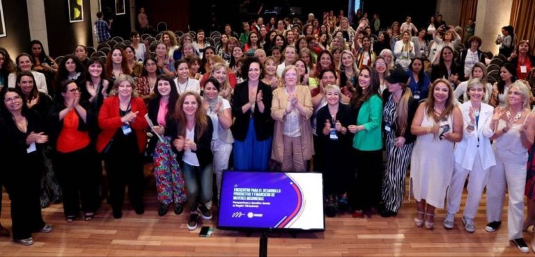 Encuentro para el desarrollo productivo y financiero de mujeres misioneras imagen-12