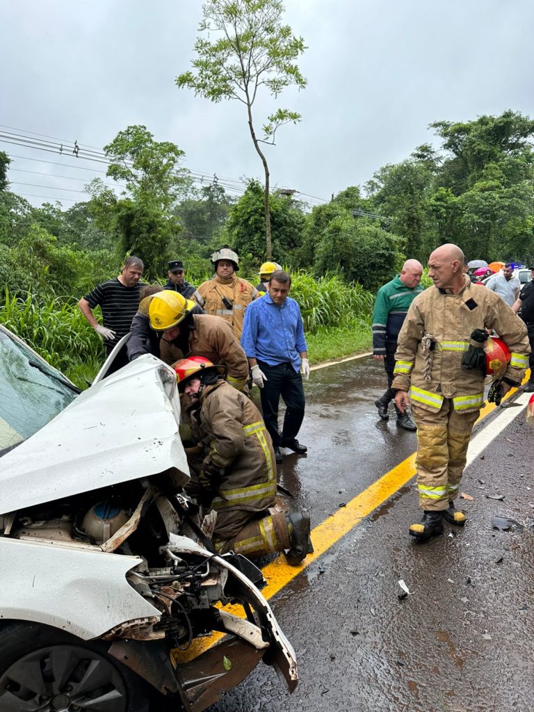 El Gobernador colaboró en la asistencia a víctimas de grave accidente en Puerto Iguazú imagen-42