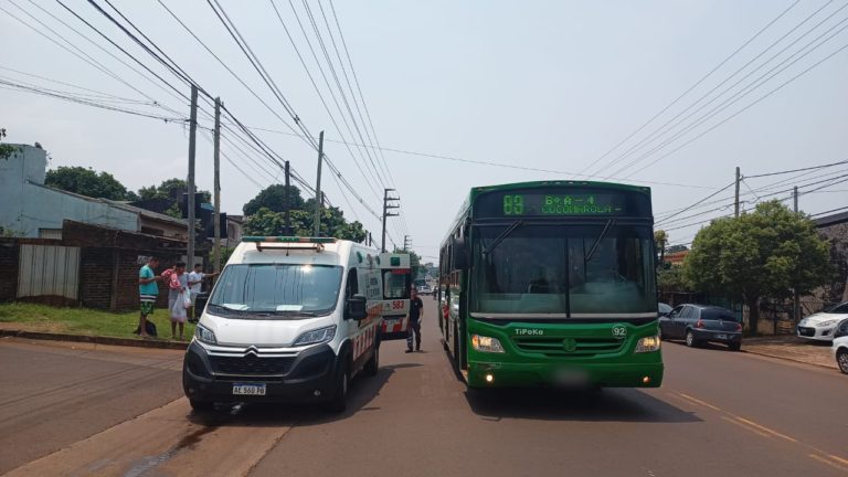 Tras colisión entre colectivo y automóvil, 14 lesionados fueron trasladados a Emergencias imagen-41