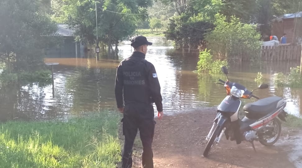 Varias familias fueron evacuadas en Panambí ante la crecida constante del río Uruguay imagen-6