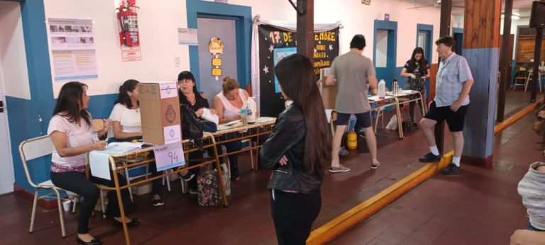 Balotaje: en Misiones, la participación electoral llega hacia las 15 al 58% promedio imagen-15