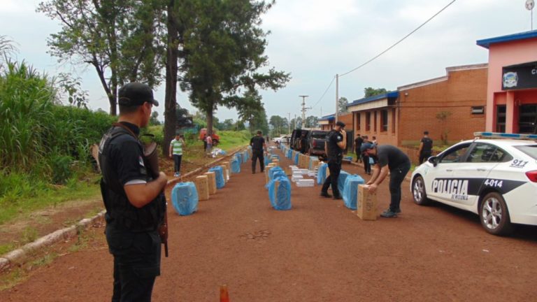 En un operativo policial decomisaron $40 millones en cigarrillos de contrabando imagen-28