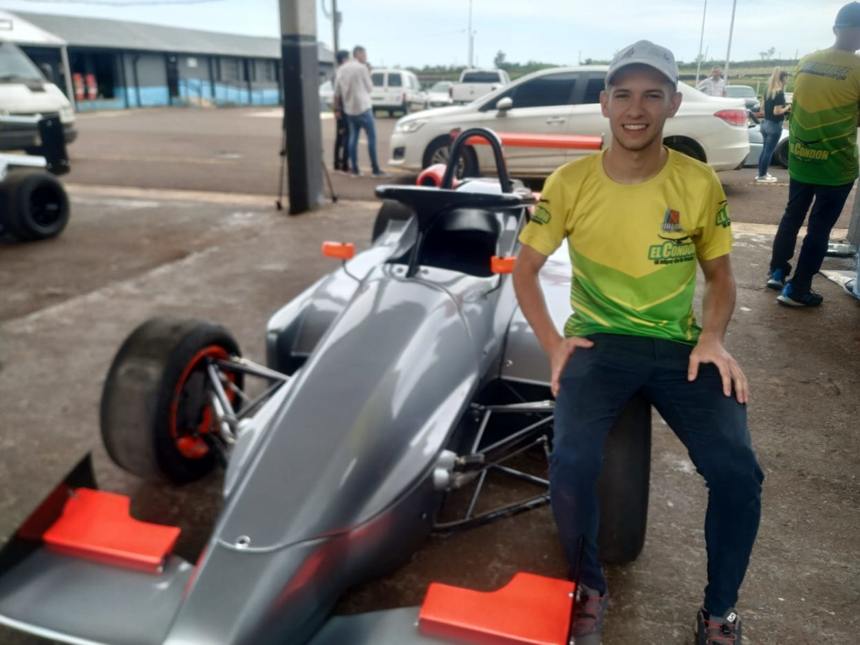 Automovilismo: los pilotos de la Fórmula Renault Misionera fueron presentaron y recibieron sus autos imagen-10