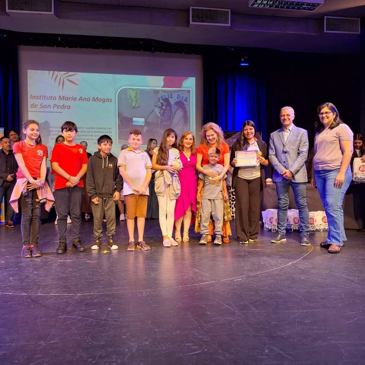 Premios Defensoría NNyA 2023: emotivo acto de entrega de reconocimientos en el Teatro de Prosa imagen-6