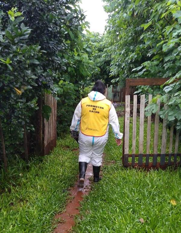 Salud Pública asiste a familias afectadas por el temporal en Posadas y Candelaria  imagen-12