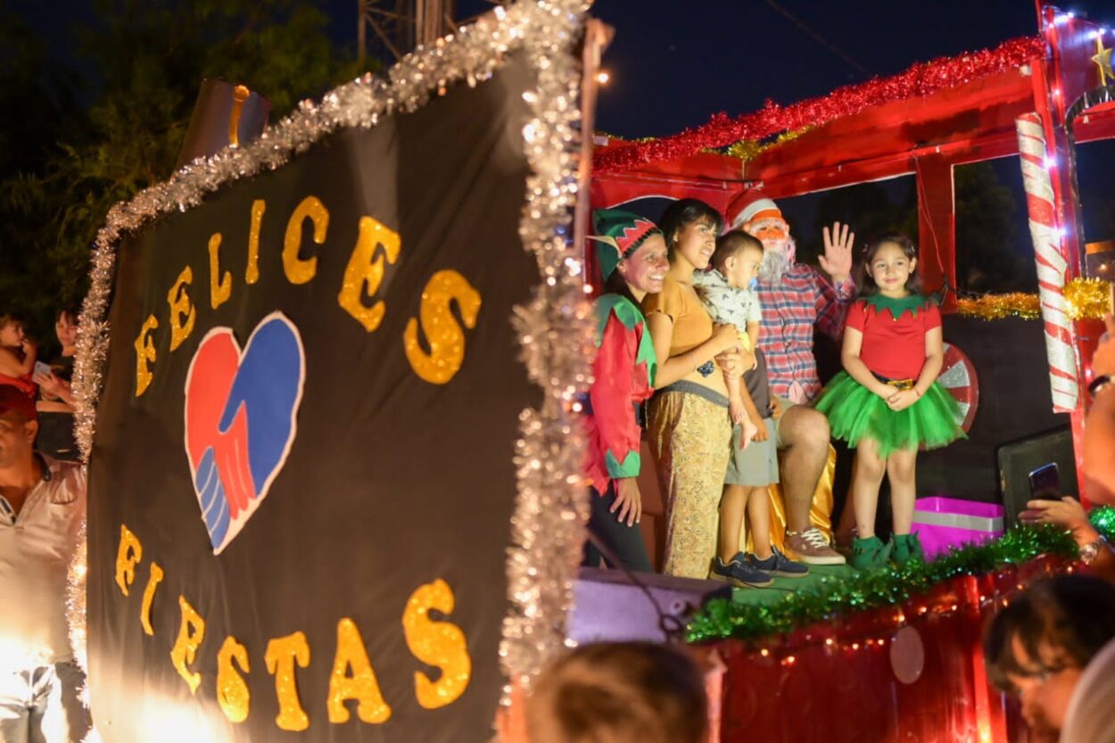 La magia de la Navidad llegó con el Express Noel al barrio El Porvenir II imagen-4