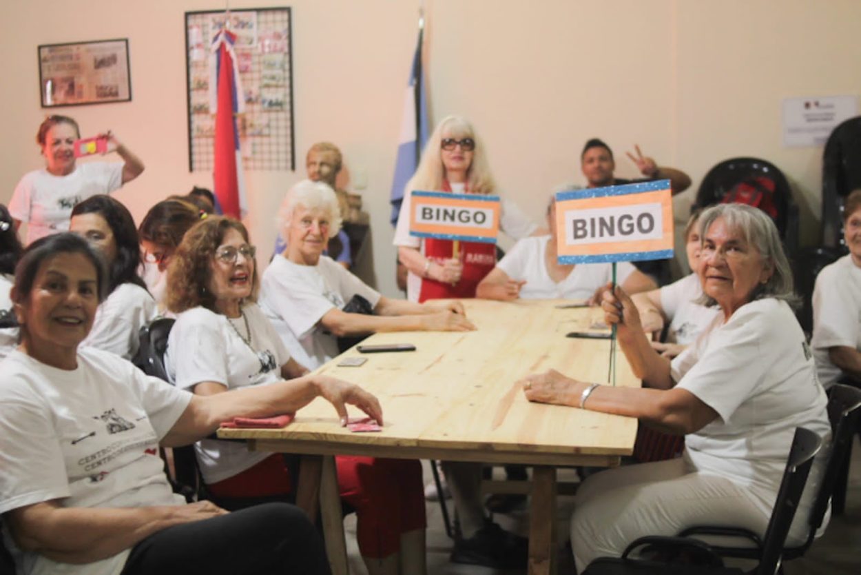 Exitoso Té Bingo para adultos mayores en Centro Rocamora imagen-1